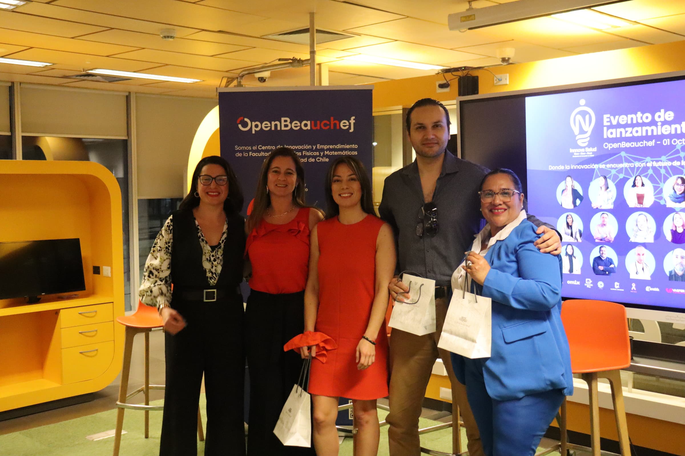 Equipo de Innova Salud, capacitado para operar su propio sistema